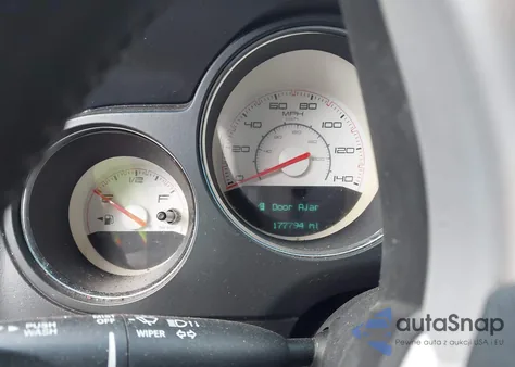 2014 Dodge Challenger Sxt z USA, uszkodzony, nr VIN 2C3CDYAG8EH101824